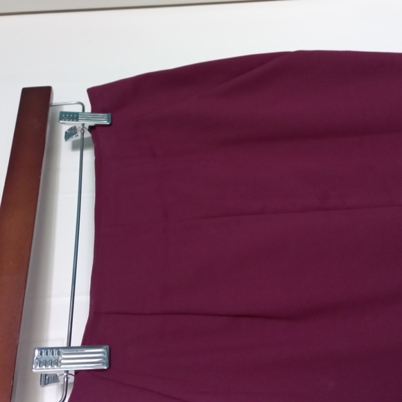 Maroon Pencil Skirt S - Picture 4 of 6